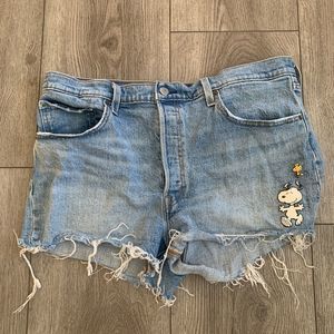 Levis woman’s snoopy shorts used
